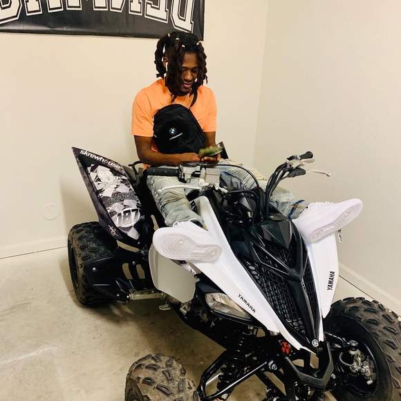 Meet your Posher, Alex - Picture 1 of 1